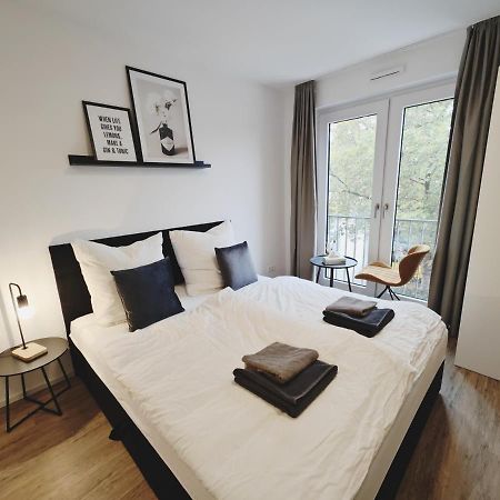 Ticasa Black-Zentral-Outlet-Aufzug-Stylisch-Unique Metzingen  Luaran gambar