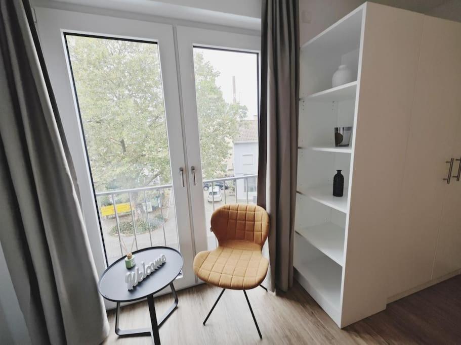 Ticasa Black-Zentral-Outlet-Aufzug-Stylisch-Unique Metzingen  Luaran gambar